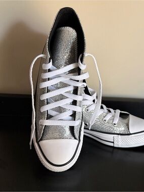 Converse Chuck Taylor All Star Silver Glitter High Tops Women’s 6 Youth 4